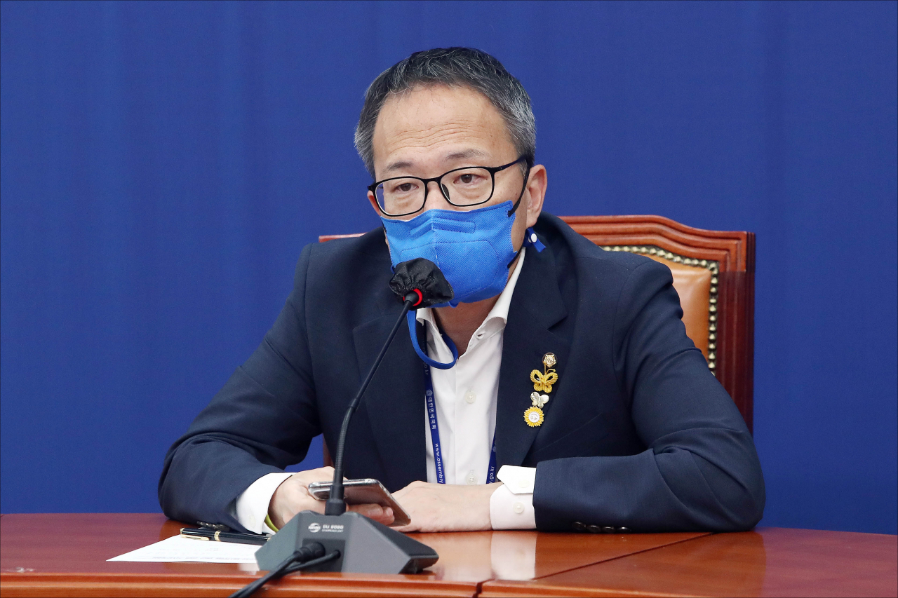 더불어민주당 법사위 간사인 박주민 의원이 지난 16일 오전 국회에서 열린 한동훈 법무부 장관 후보자 인사청문회 현안 관련 기자간담회에서 발언하고 있다. [연합]