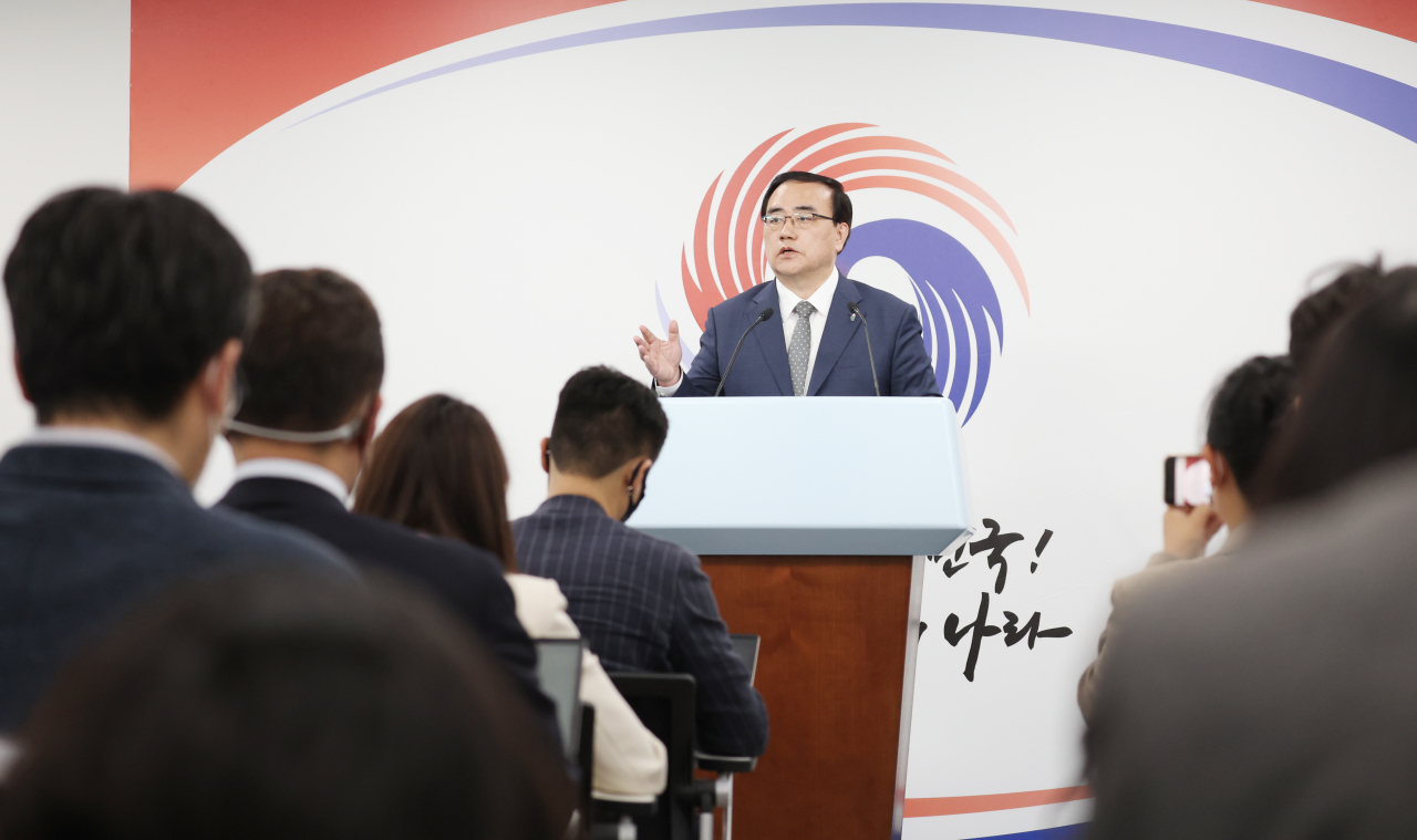 김성한 국가안보실장이 21일 서울 용산 대통령실 청사 오픈 라운지에서 브리핑하고 있다. [연합]