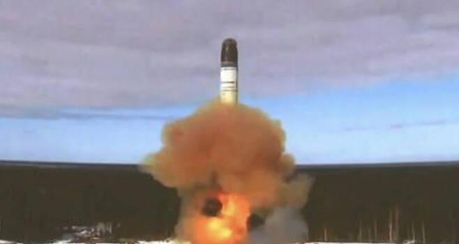러시아의 차세대 ICBM 사르마트 시험발사 장면 [러시아 국방부 제공]