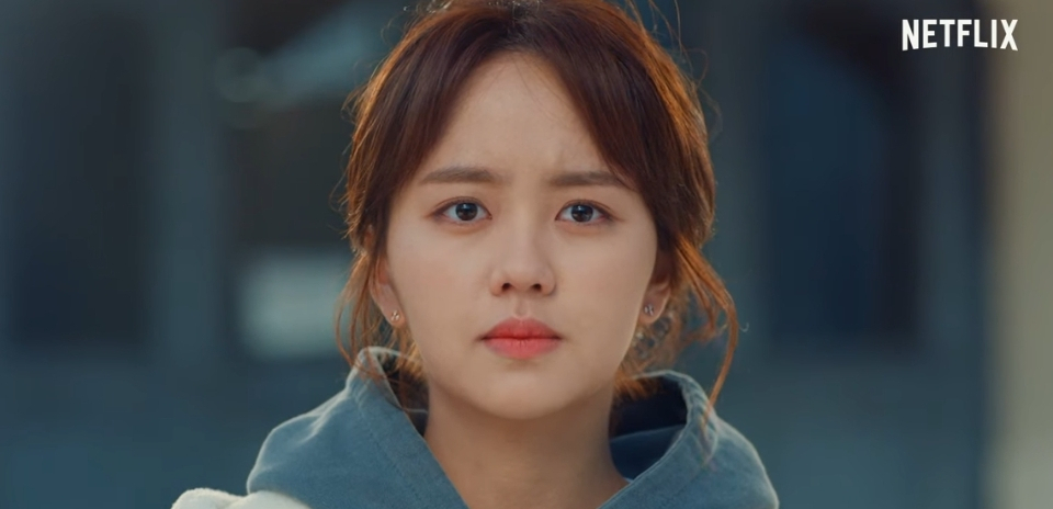 카카오엔터테인먼트가 웹툰 '좋아하면 울리는'을 카카오TV 오리지널 예능으로 재탄생시킨다. 해당 웹툰은 앞서 2019년과 2021년 넷플릭스 오리지널 드라마로도 제작된 바 있다. 사진은 드라마 '좋아하면 울리는' 장면. [넷플릭스 유튜브]