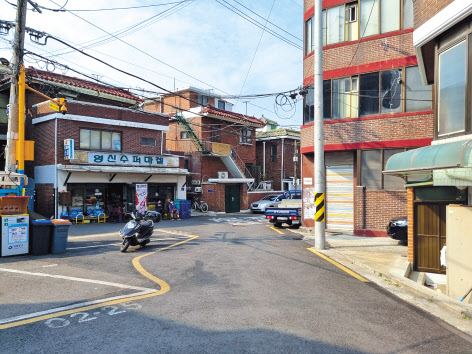 노후 다가구주택이 밀집한 신길 제2구역은 공원, 도로, 공공청사 등 기반시설 정비와 함께 최고 35층, 18개 동, 총 2786가구의 아파트로 다시 태어난다. 최근 정비계획 변경안이 통과되면서 사업 진행에 한층 속도가 붙었다. [헤럴드경제DB]