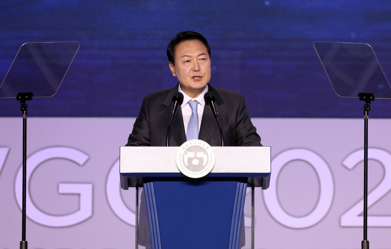 윤석열 대통령이 24일 대구 엑스코에서 열린 2022대구세계가스총회(WGC)에서 축사를 하고 있다. [연합]