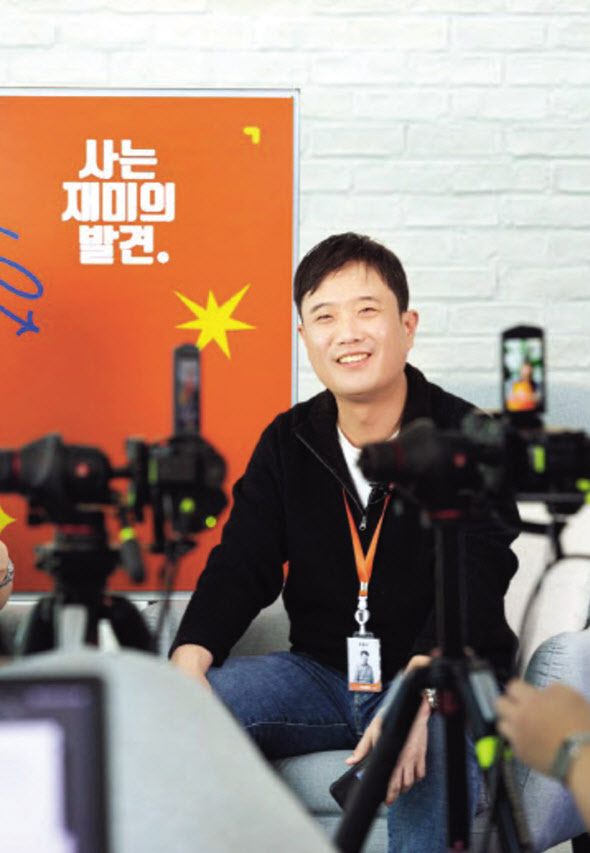 취임 1년을 맞은 장윤석 티몬 대표. 장 대표는 ‘콘텐츠 커머스’를 키워드로 내세웠다. 티몬의 캐치프레이즈도 ‘사는 재미의 발견’으로 바뀌었다. [티몬 제공]