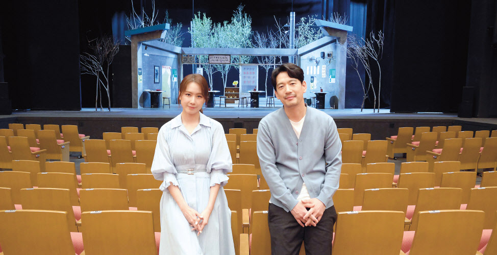 24일 서울 서초구 예술의전당에서 배우 박정철, 홍은희가 본지와 인터뷰를 하고 있다. 이상섭 기자