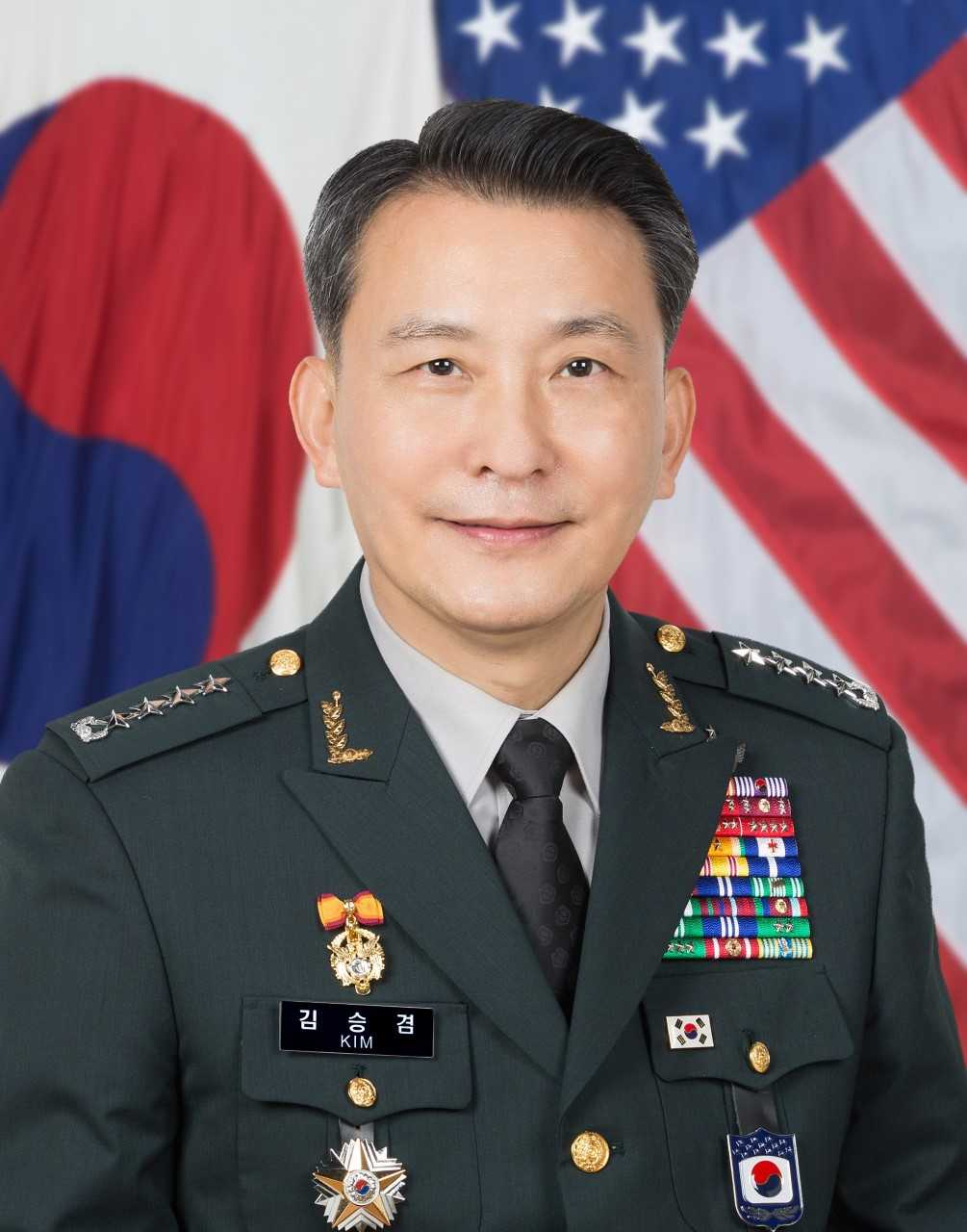 김승겸 합참의장 후보자는 27일 국회 인사청문회 준비를 위해 첫 출근하는 길에 북한의 도발시 필요한 대응을 단호하게 할 것이라고 강조했다. [헤럴드DB]