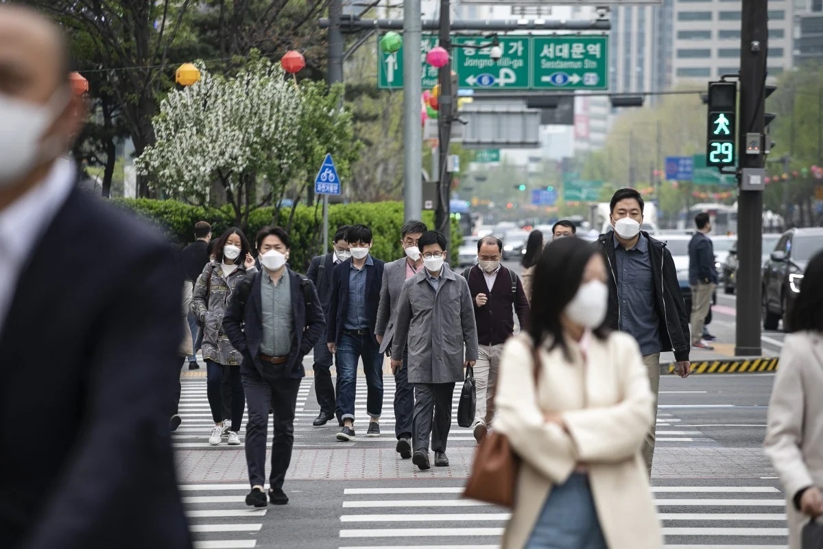 Following last month’s lifting of social distancing rules, most office workers have returned to on-site work. But some companies are continuing their “work from anywhere” experiment for better efficiency and innovation. (Bloomberg)