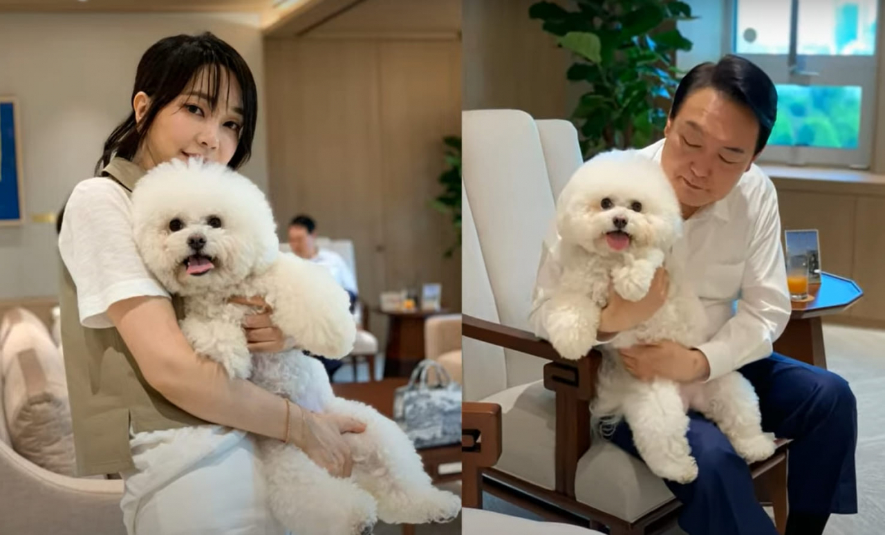 윤석열 대통령과 김건희 여사가 용산 대통령실 집무실에서 반려견과 함께 시간을 보내는 모습이 SNS를 통해 29일 공개됐다. [연합]