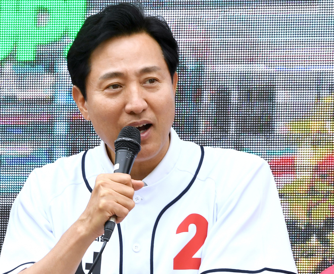 오세훈 국민의힘 서울시장 후보가 30일 서울 금천구 시흥사거리 집중유세에서 지지를 호소하고 있다. 이상섭 기자