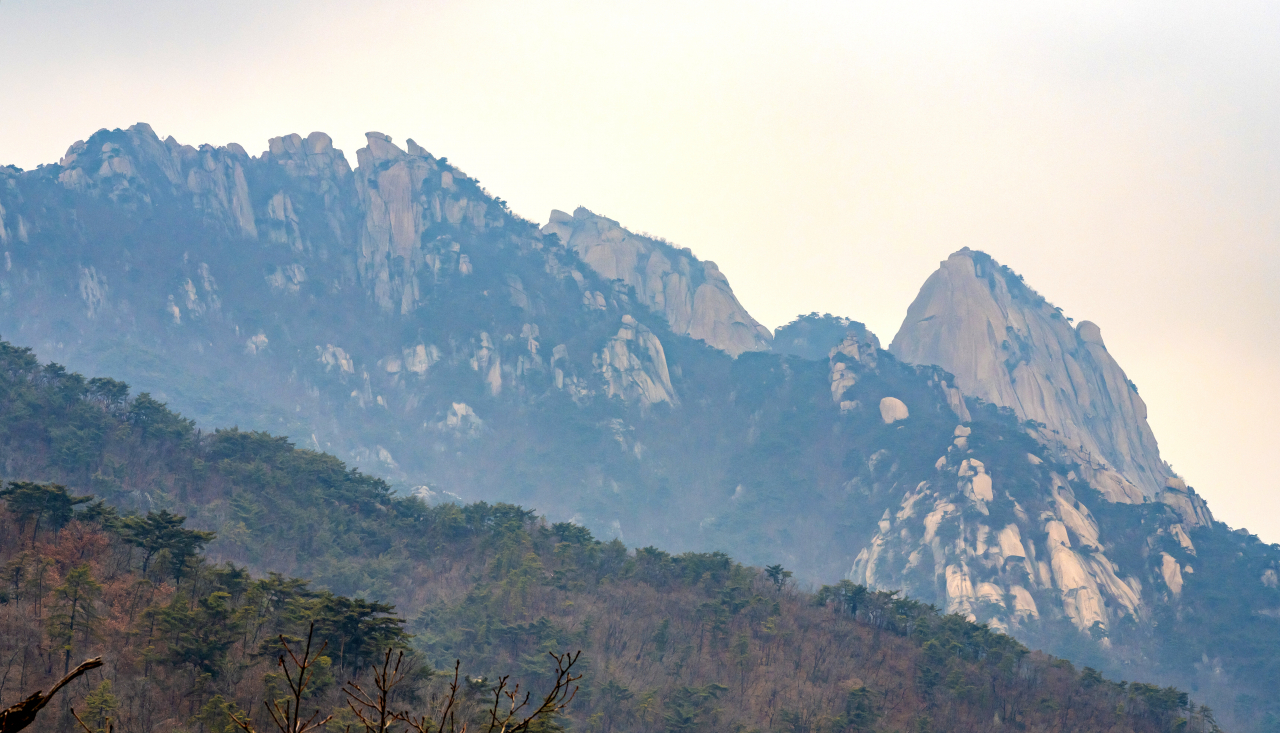 북한산은 국내에서 손꼽히는 명산이다. 북한산을 지키기 위한 국립공원공단의 대국민 환경보호 캠페인이 실행에 들어갔다.
