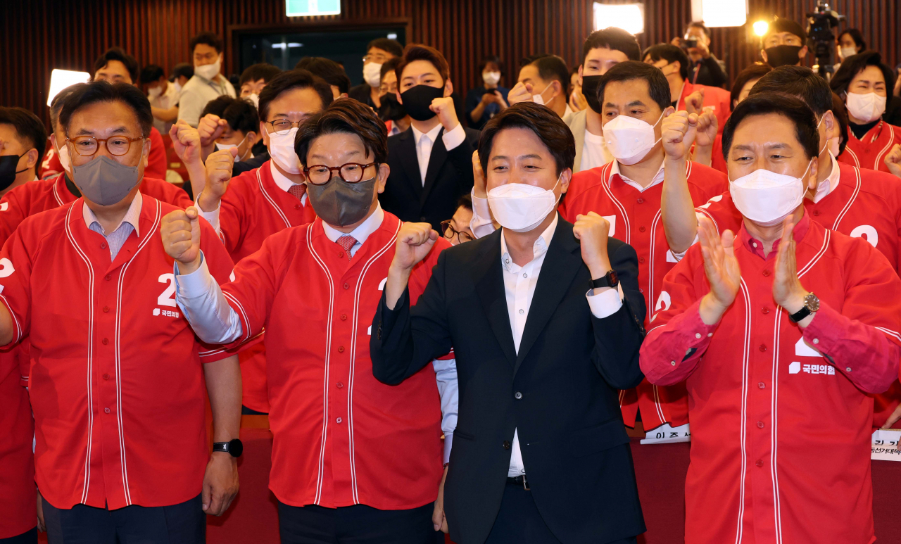 [출구조사] 국힘 10곳, 민주 4곳 우세…경기·대전·세종 '접전'