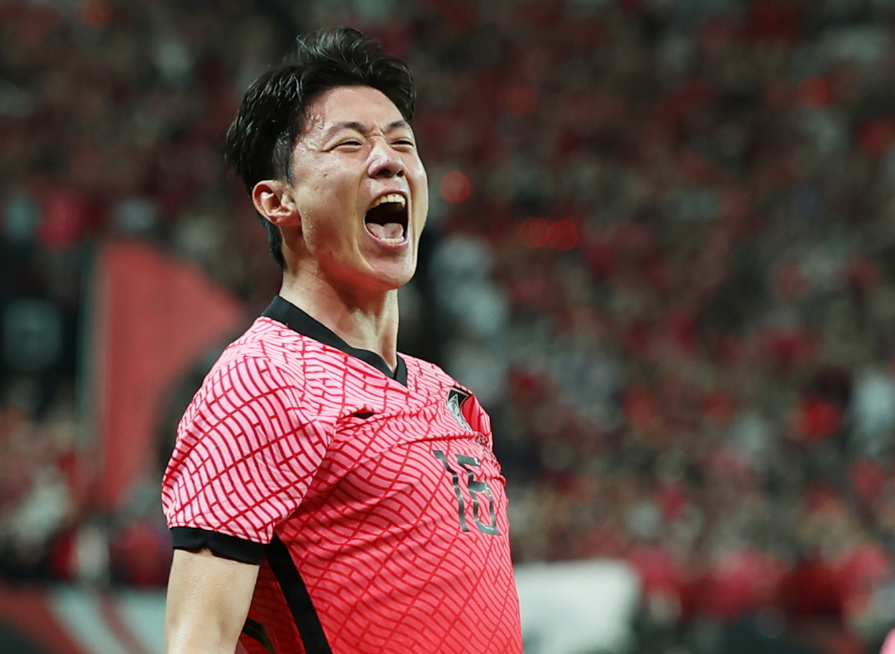 서울월드컵경기장에서 열린 남자 축구 국가대표팀 친선경기 한국과 브라질의 경기에서 황의조가 전반 동점골을 넣은 뒤 기뻐하고 있다. [연합]