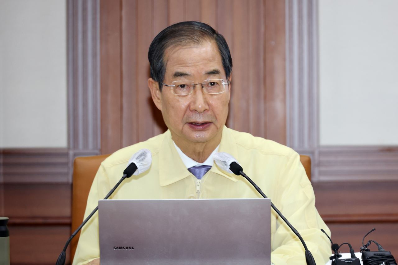 한덕수 국무총리가 3일 정부서울청사에서 열린 코로나19 대응 중앙재난안전대책본부 회의를 주재하고 있다. [연합]
