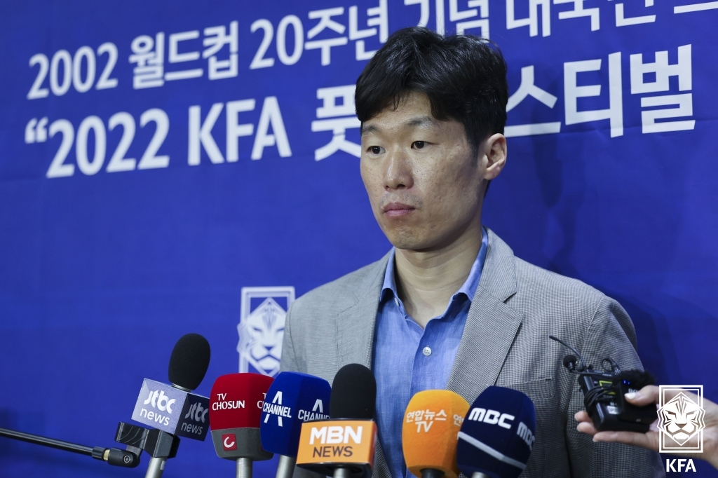 박지성 전북현대 어드바이저가 3일 서울월드컵경기장 리셉션홀에서 열린 '2022 KFA 지도자 컨퍼런스'에 참석해 취재진의 질문에 답변하고 있다. [연합]