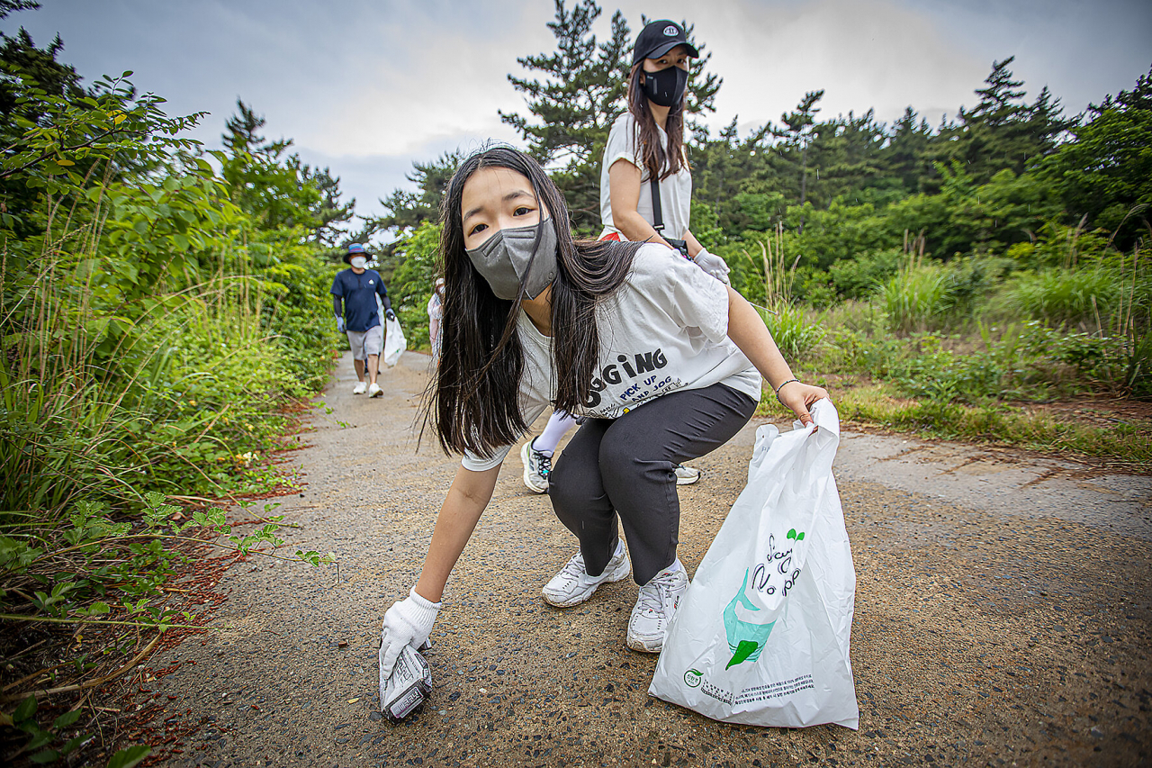 안면도 선셋플로깅에 참가한, 착한 쓰담 여행자들