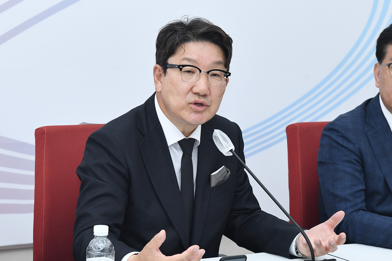 국민의힘 권성동 원내대표가 6일 서울 여의도 국회에서 원 구성 등 현안 관련 기자간담회를 하고 있다. [연합]