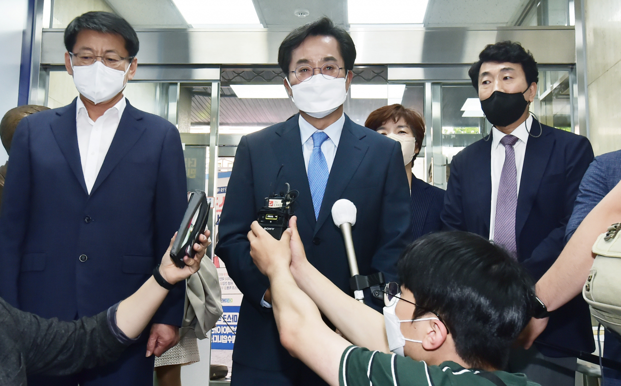 김동연 경기도지사 당선인이 7일 오전 서울 여의도 더불어민주당 중앙당사를 방문, 인사말을 하고 있다. [연합]