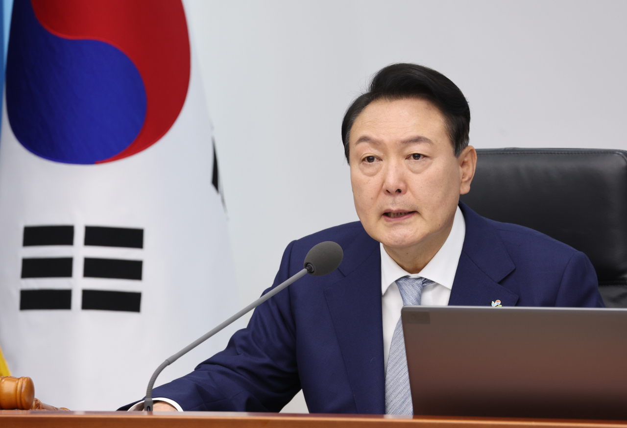 윤석열 대통령이 7일 오전 서울 용산 대통령실 청사에서 열린 국무회의에서 발언하고 있다. [연합]