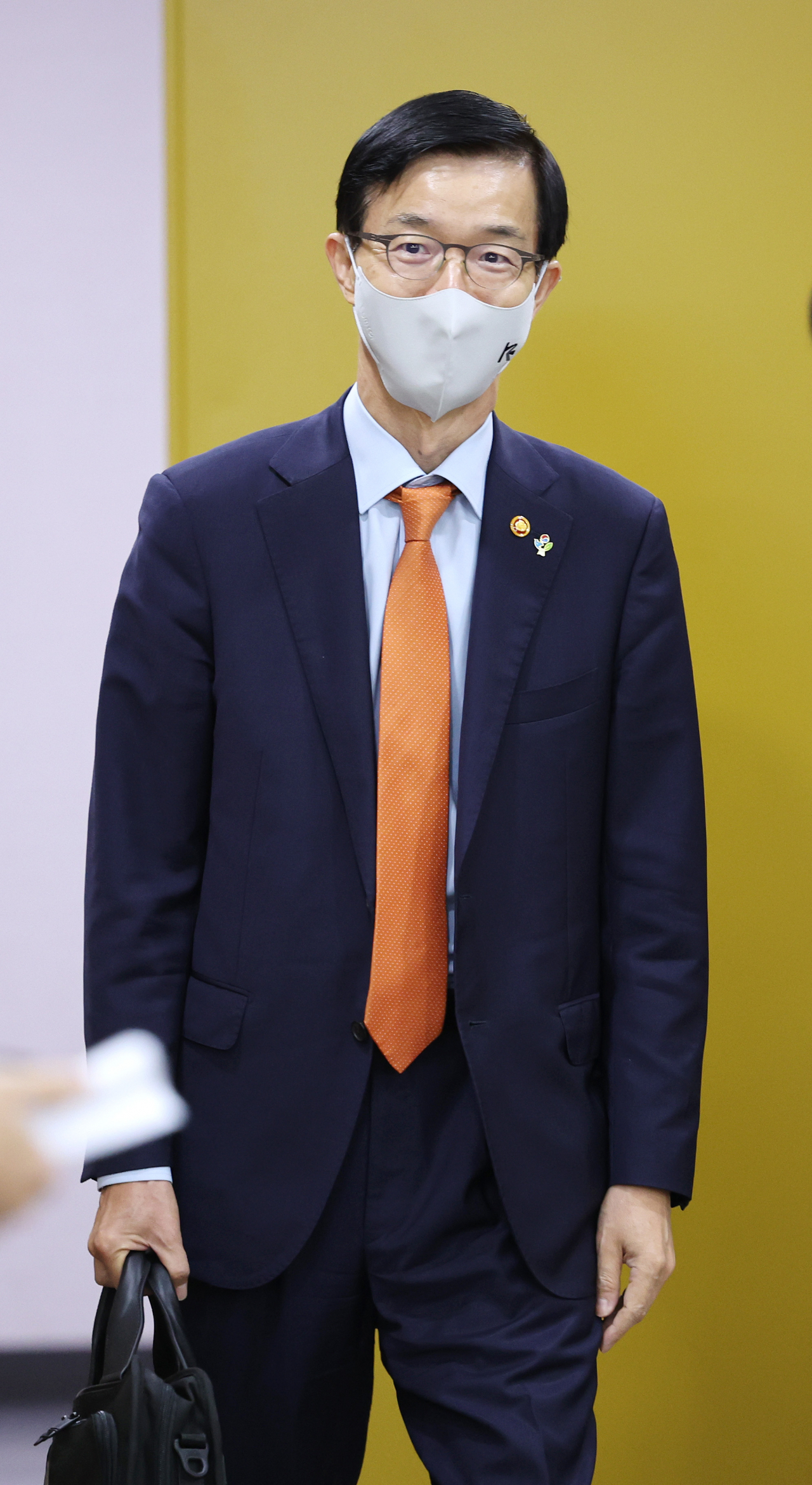 방문규 국무조정실장이 9일 오전 정부세종청사에서 추경호 경제부총리 겸 기획재정부 장관 주재로 열린 제2차 경제관계장관회의에 참석하고 있다. [연합]