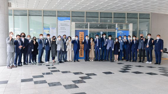 여수시장직 인수위원회 현판식이 10일 열리고 있다.