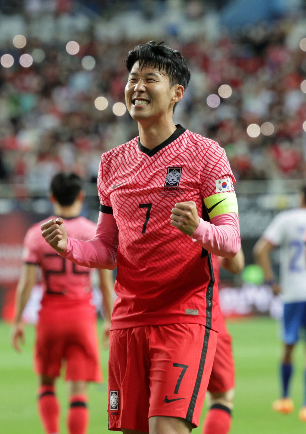 6일 오후 대전월드컵경기장에서 열린 남자 축구 국가대표팀 평가전 대한민국 대 칠레의 경기. 대한민국 손흥민이 골을 넣은 뒤 기뻐하고 있다. [연합]