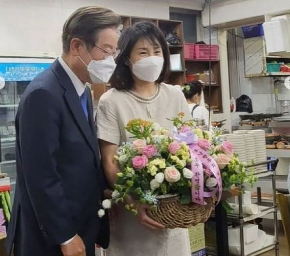 김혜경 석달만 등장에 李측 "본격 활동 재개는 아냐"