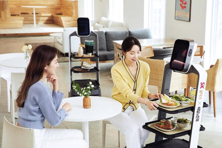 배달의 민족 서빙로봇 ‘딜리플레이트 S(이하 딜리 S)’ [우아한형제들 제공]