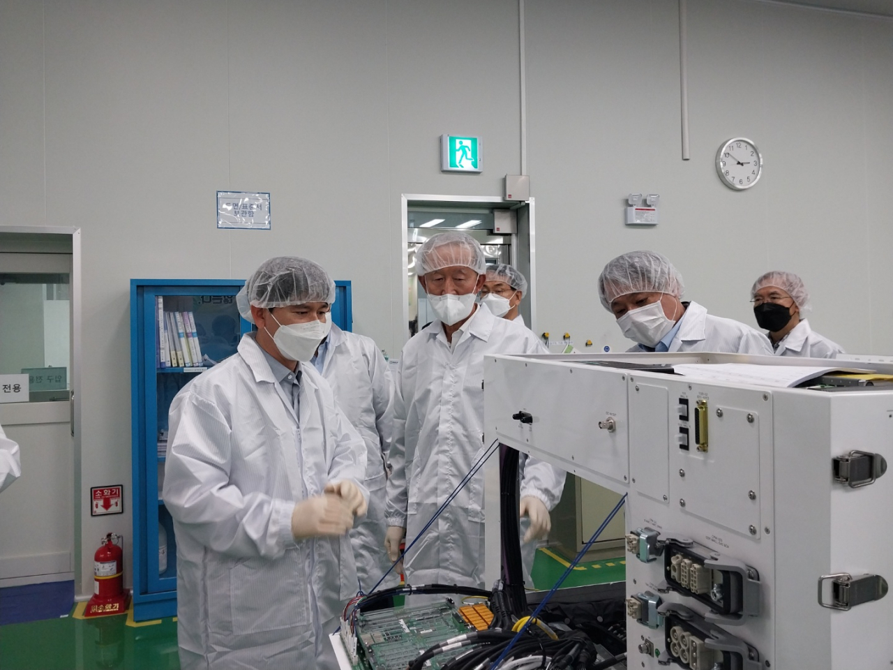 60억→240억” 전경련 자문단 뜨자 반도체 장비회사 매출 반전 - 리얼푸드 REALFOODS