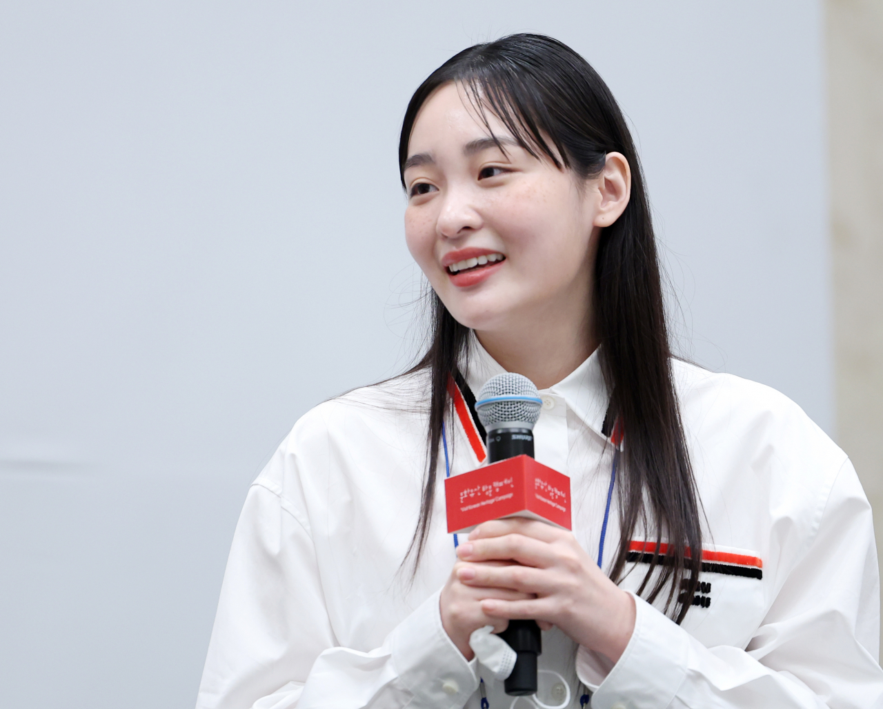 14일 청와대 영빈관에서 열린 문화유산 방문 캠페인 기자회견에서 홍보대사로 위촉된 배우 김민하씨가 소감을 밝히고 있다. [연합]