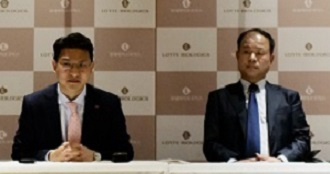 이원직 롯데바이오로직스 사장(왼쪽)과 이훈기 롯데지주 CSO가 14일(현지시간) 미국 샌디에이고에서 기자간담회를 하고 있다. [회사 제공]