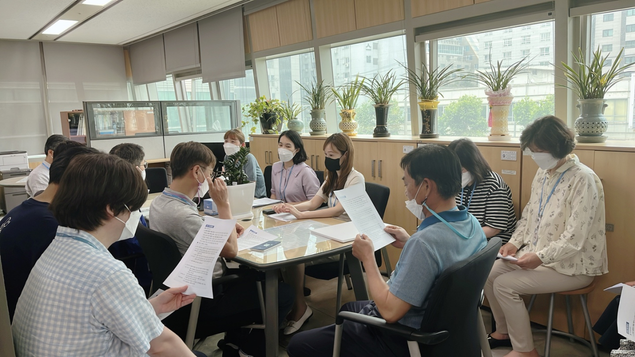 서울 관악구에서 청렴문화 확산을 위해 운영 중인 ‘찾아가는 청렴토크’를 진행하고 있는 모습. [관악구 제공]