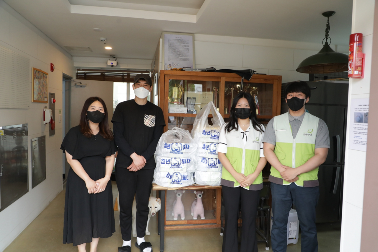두나무·굿네이버스 제공