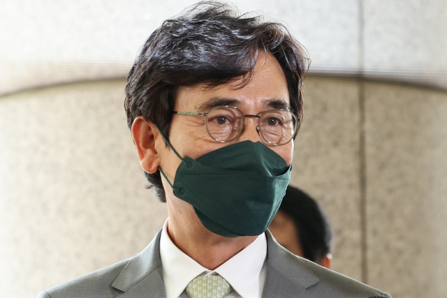 한동훈 법무부 장관의 명예를 훼손한 혐의로 재판에 넘겨진 유시민 전 노무현재단 이사장이 지난 9일 오후 서울 마포구 서울서부지법에서 열린 선고 공판에 출석하고 있는 모습. [연합]