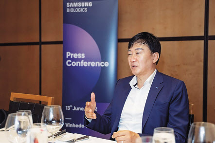 삼성바이오로직스 존림 대표가 13일(현지시간) 미국 샌디에이고에서 언론과 간담회를 열고 있다.