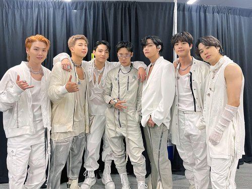 A photo of K-pop boy group BTS, captured from the group's Twitter account (Yonhap)