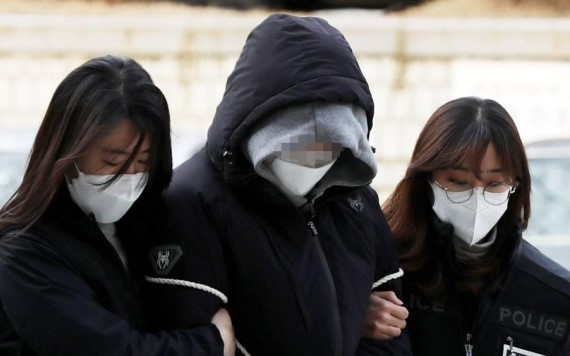 의붓아들 학대 사망사건으로 기소된 이모씨. [연합]