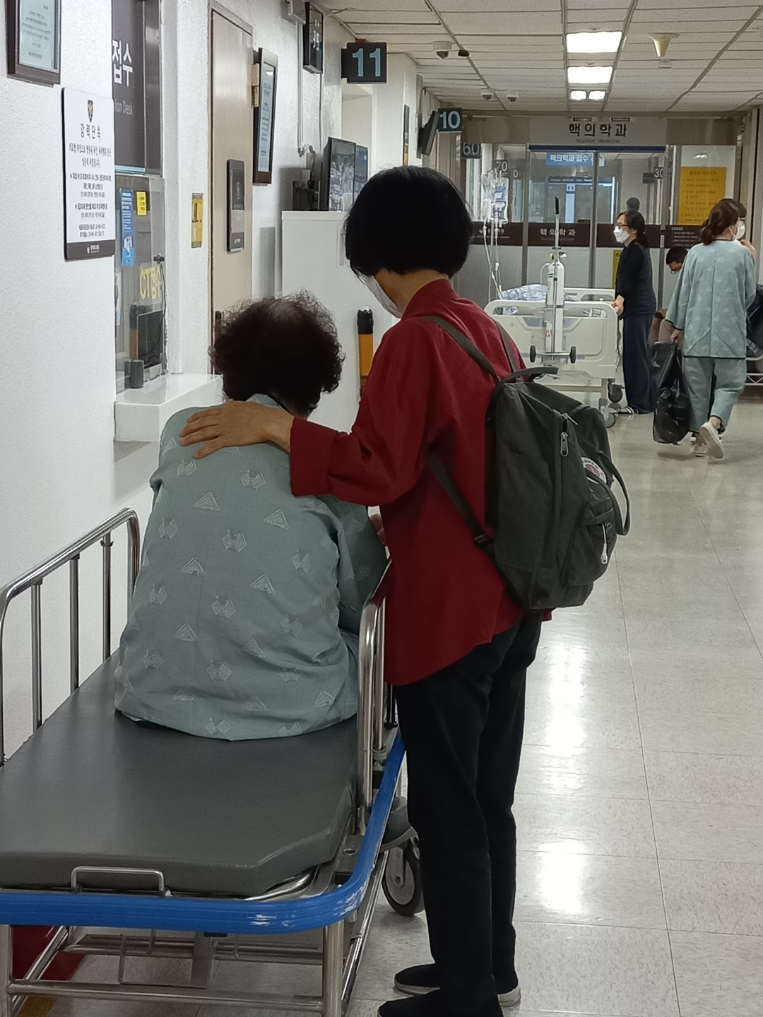1인가구 병원 안심동행 서비스 이용 모습. [서울시 제공]