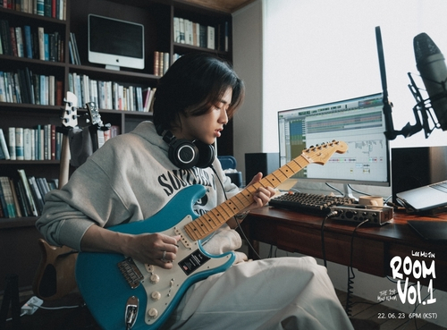 A photo of singer Lee Mu-jin, provided by his agency Big Planet Made Entertainment. (Big Planet Made Entertainment)