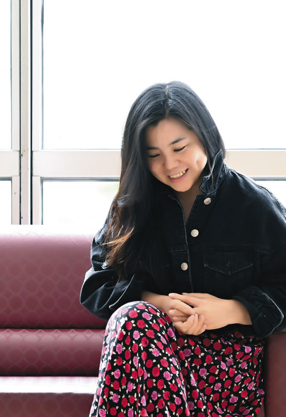 공연계에 입성한지 20여년이 넘은 분장 디자이너 김성혜는 지금까지 36편 이상의 작품을 무대에 올린 국내 톱 분장디자이너다. 그는 “분장은 한 작품 안에서 캐릭터를 만들어내는 작업”이라고 말했다. 임세준 기자