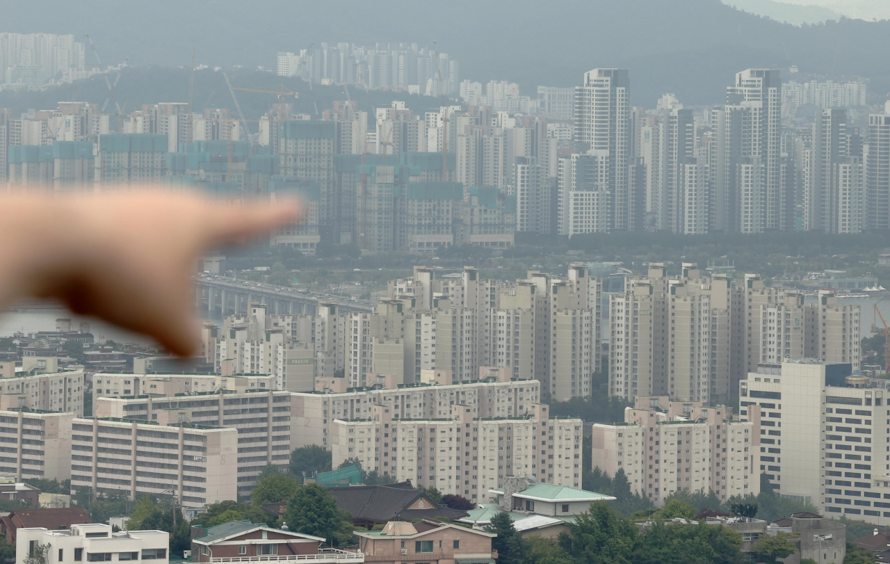 서울 남산에서 바라본 아파트의 모습. [연합]