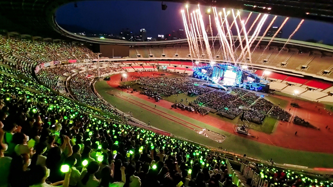 잠실 드림콘서트 외국인팬 앞에서 한국관광도 날았다