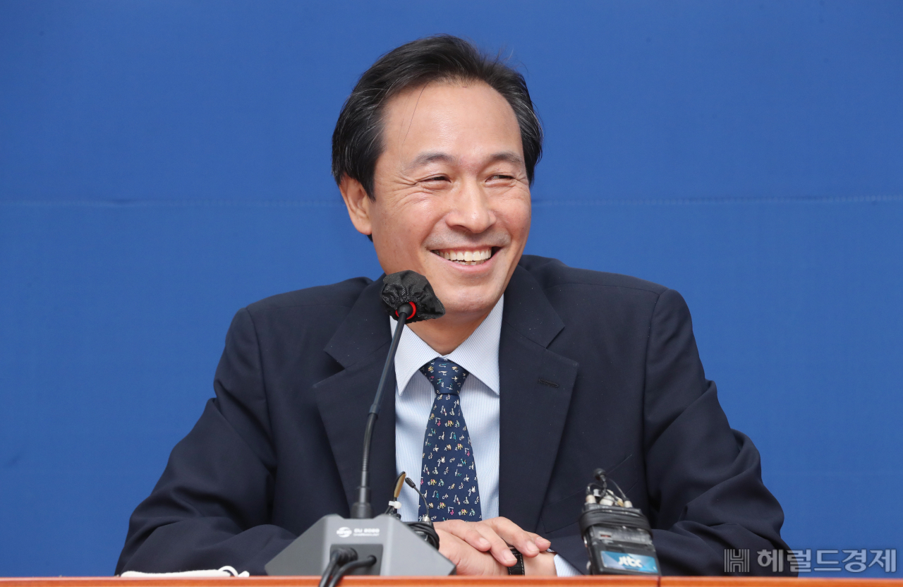 더불어민주당 우상호 비상대책위원장이 6월 15일 오전 서울 여의도 국회에서 기자간담회를 하고 있다. [이상섭 기자]