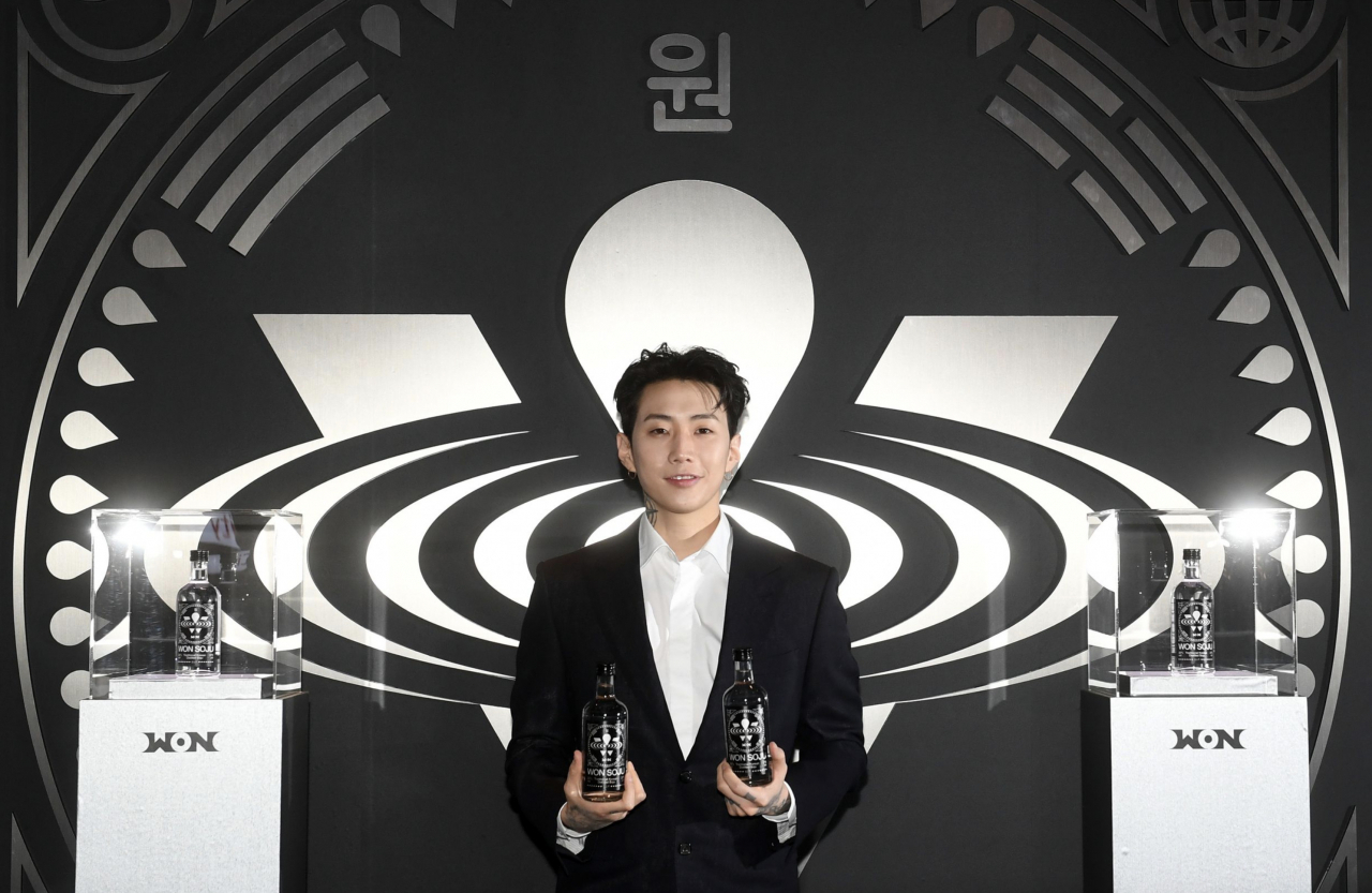 지난 3월 주류 브랜드 ‘원소주’를 론칭한 가수 박재범. [원스피리츠 제공]