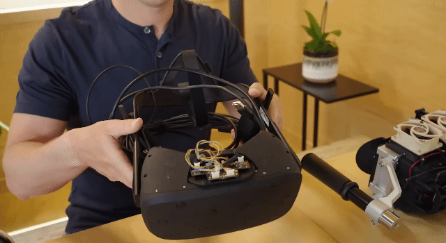 마크 저커버그는 이번 간담회에서 새 VR 기기의 '다양한 초점' 기술을 공유했다. 영상에 따르면 실제 시력과 같이 초점이 가능하고 원근감을 느낄 수 있다. [출처 메타]