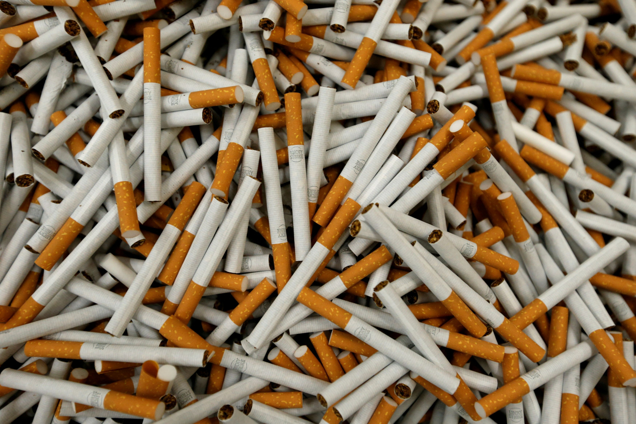 미 식품의약국(FDA)은 담배 회사들이 니코틴 함량을 최소화하거나 중독성이 없는 수준으로 낮추도록 의무화하는 규정을 발표할 예정이다. [로이터]