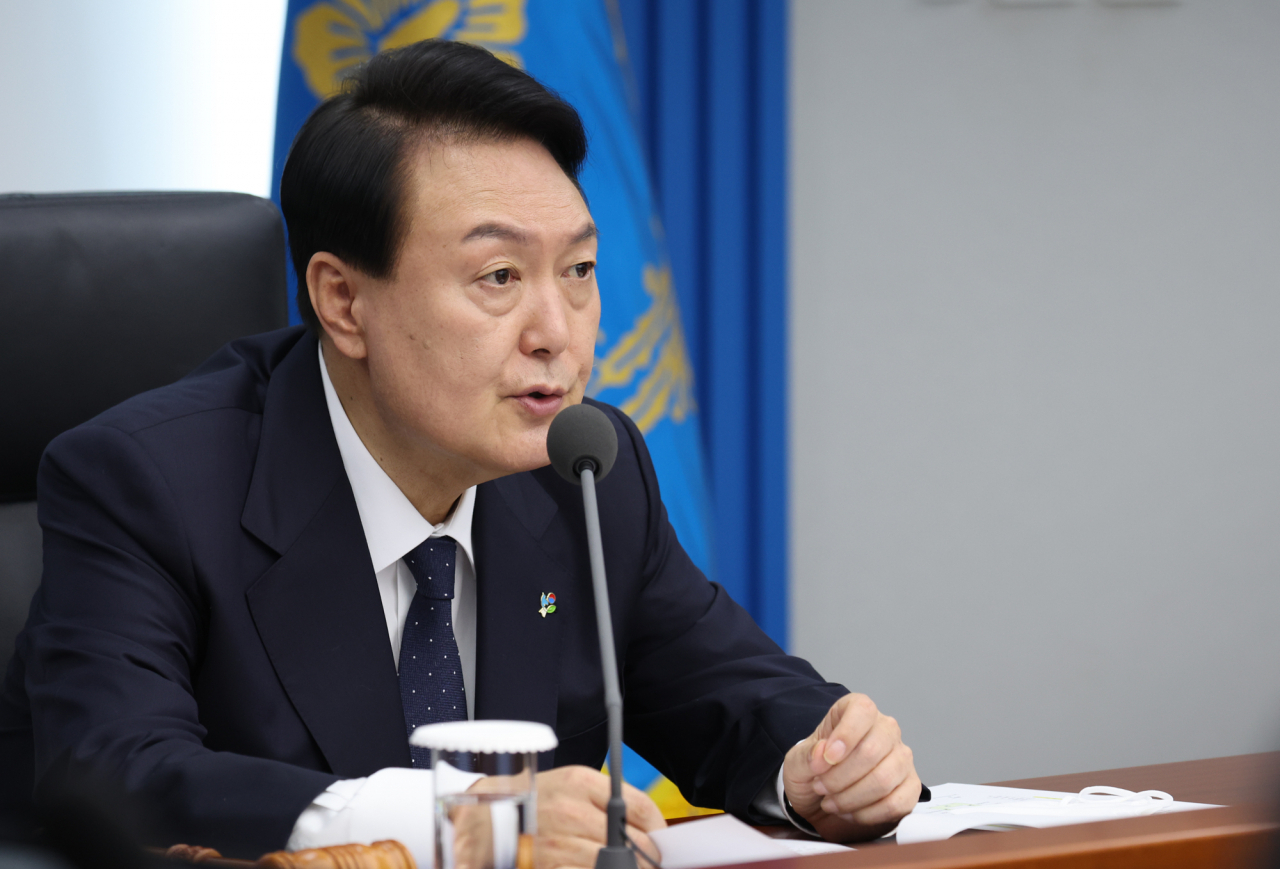 윤석열 대통령이 21일 서울 용산 대통령실 청사에서 열린 국무회의에서 발언하고 있다. [연합]