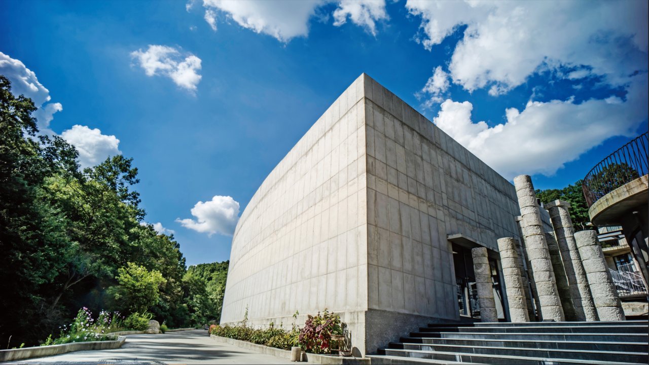 A view of the art exhibition hall at L’art de la vie in Icheon, Gyeonggi Province (Jeon Jae-ho/L’art de la vie)