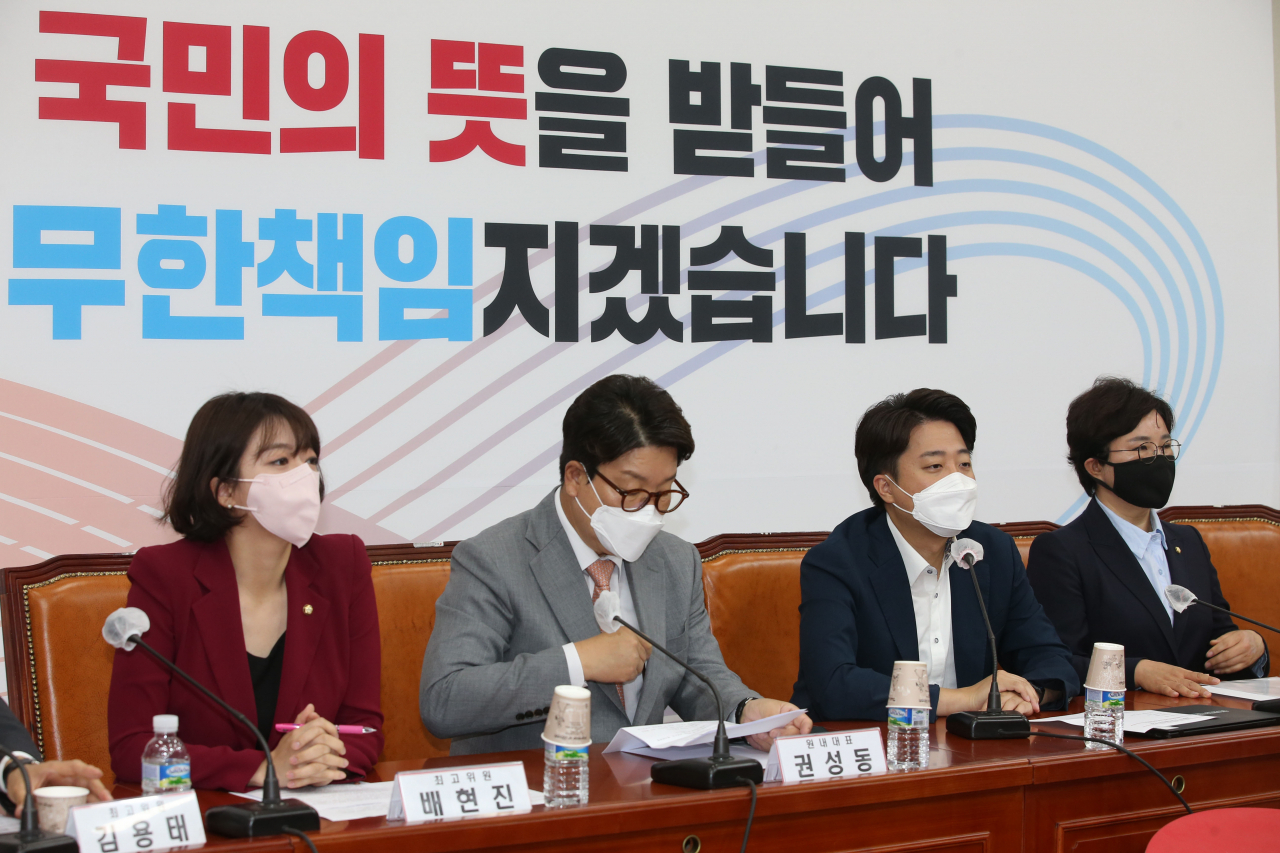 이준석 국민의힘 대표가 23일 오전 서울 여의도 국회에서 열린 최고위에서 발언하고 있다. [연합]