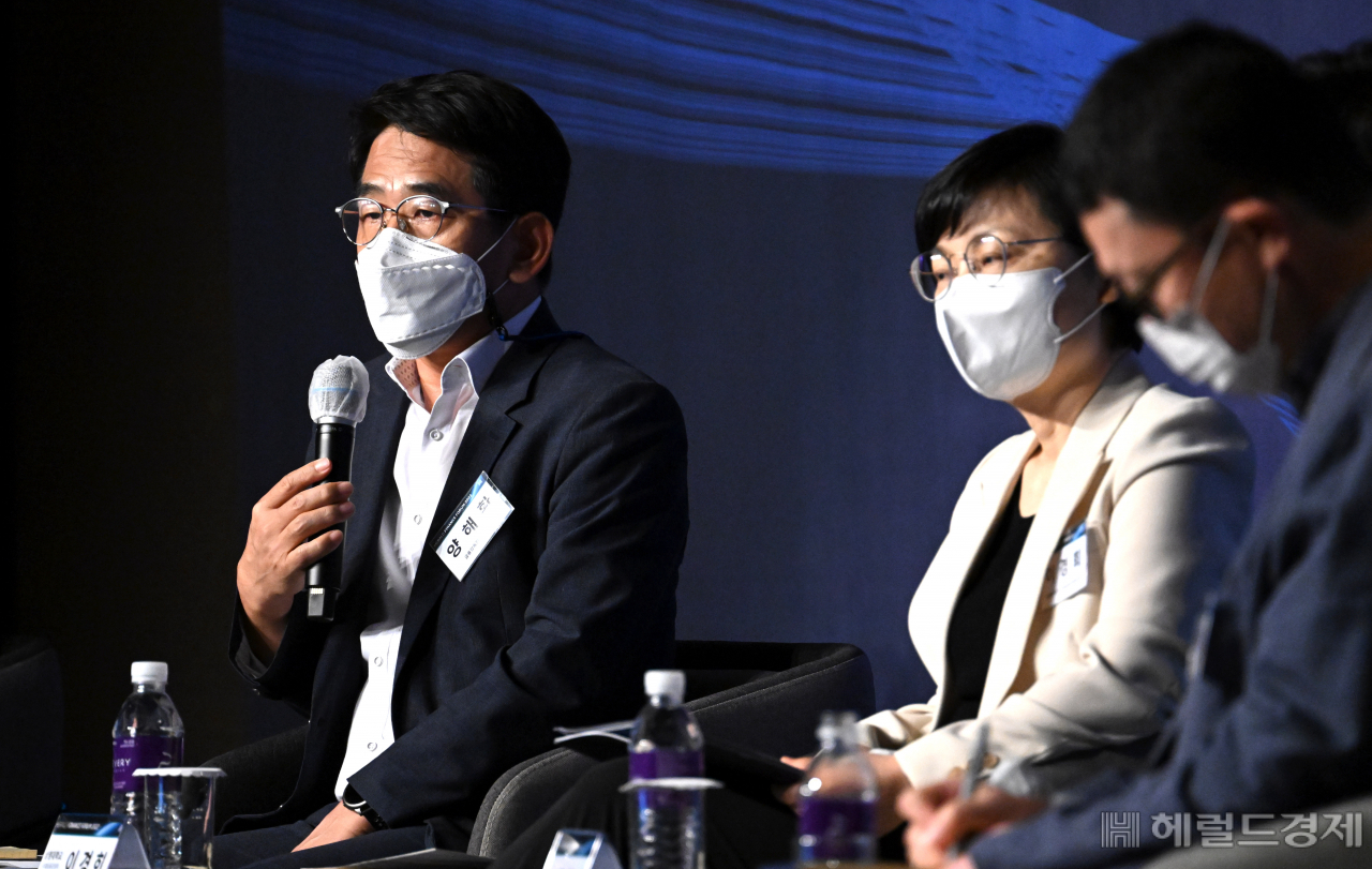 23일 서울 중구 소공동 더 플라자호텔에서 열린 '헤럴드 금융포럼 2022'에서 양해환 금융감독원 보험감독국장이 참석해 발언하고 있다. 임세준 기자