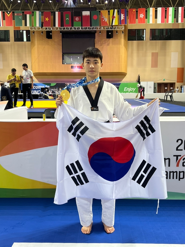아시아태권도선수권대회 2연패에 성공한 배준서 [대회조직위원회 제공]