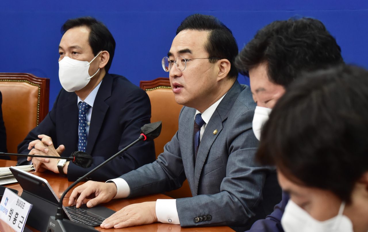 더불어민주당 박홍근 원내대표가 27일 오전 서울 여의도 국회 당 대표 회의실에서 열린 비상대책위원회 회의에서 발언하고 있다. [연합]